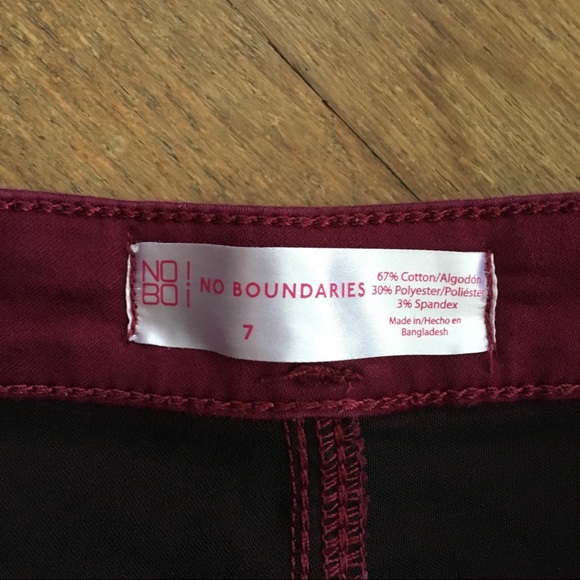 BUNDLE 2/$25! No Boundaries Burgundy Jnr 7… - Picture 5 of 8